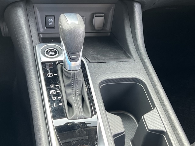 2025 Nissan Sentra SV Image 17 of 28