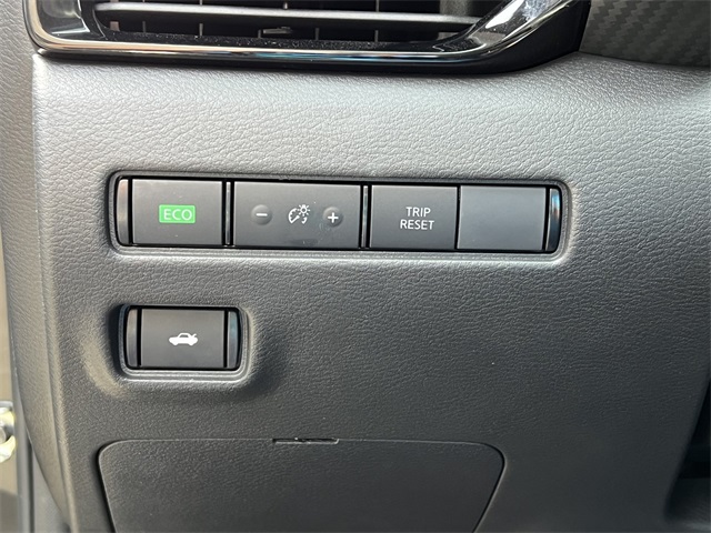 2025 Nissan Sentra SV Image 12 of 28