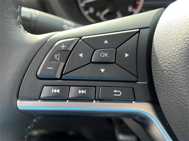 2025 Nissan Sentra SV Image 13 of 28