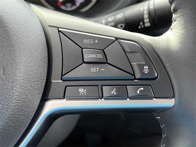 2025 Nissan Sentra SV Image 16 of 28