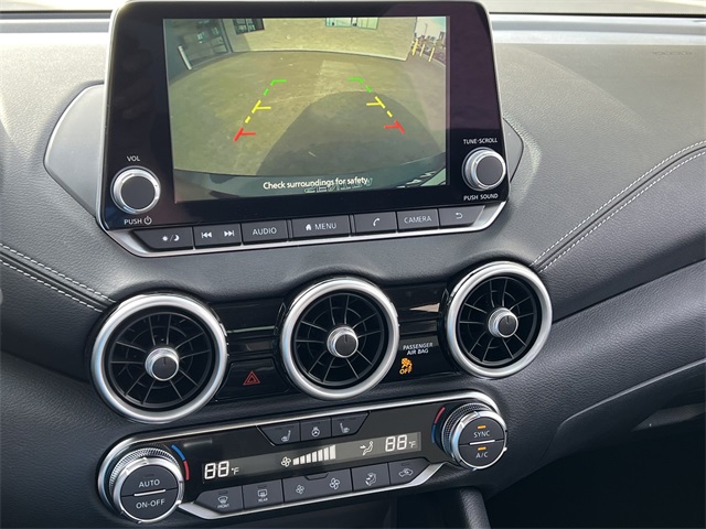 2025 Nissan Sentra SV Image 18 of 28