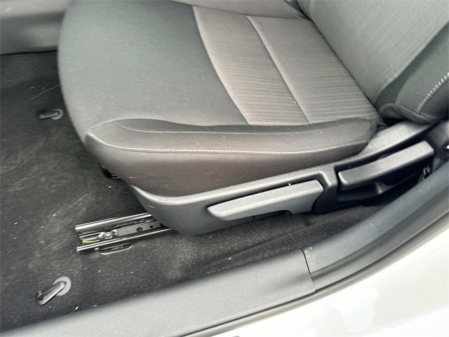 Vehicle image 24 of 34