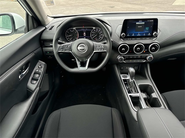 Vehicle image 13 of 34