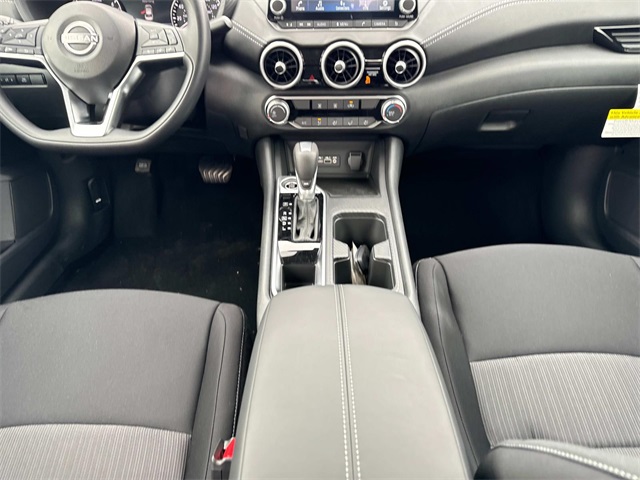 Vehicle image 15 of 34