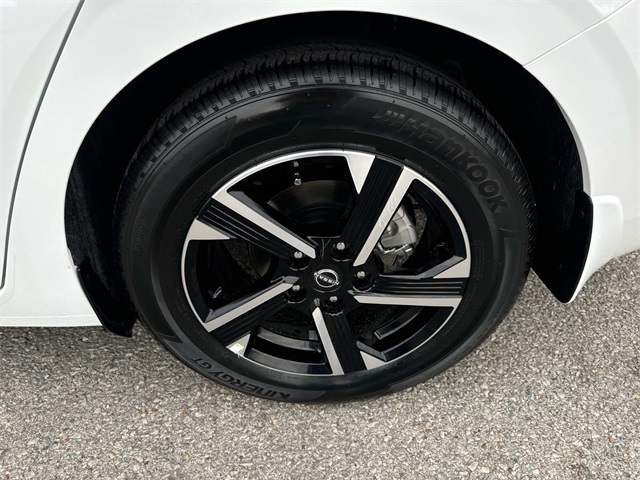Vehicle image 12 of 34