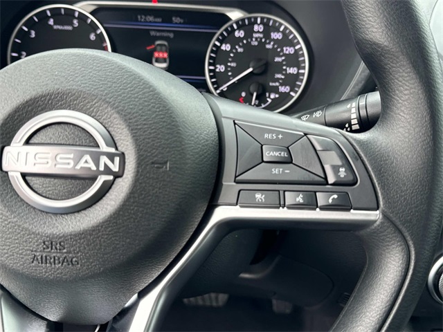 Vehicle image 27 of 34