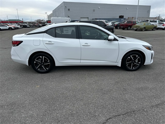 Vehicle image 7 of 34