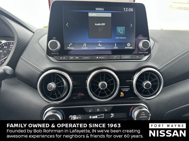 Vehicle image 23 of 36