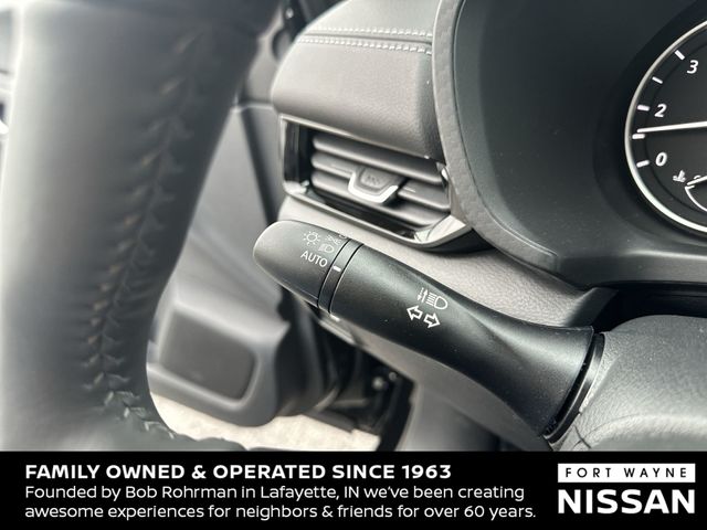 Vehicle image 29 of 36