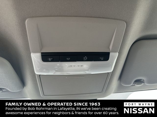 Vehicle image 26 of 36