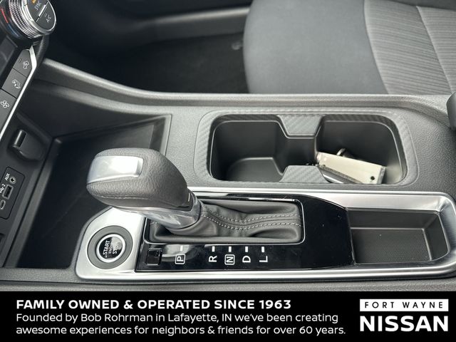 Vehicle image 21 of 36