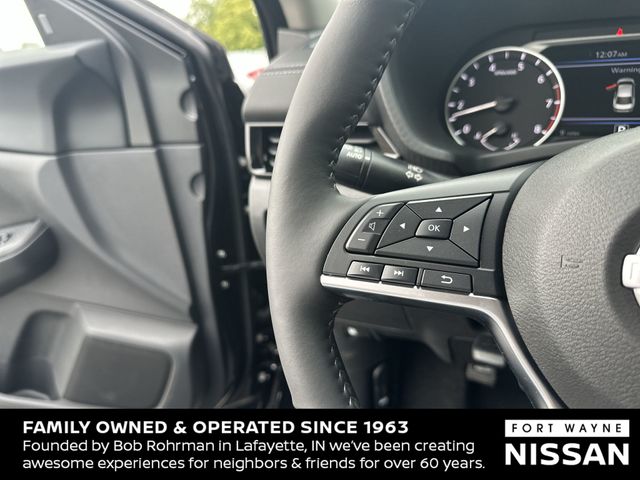 Vehicle image 20 of 36