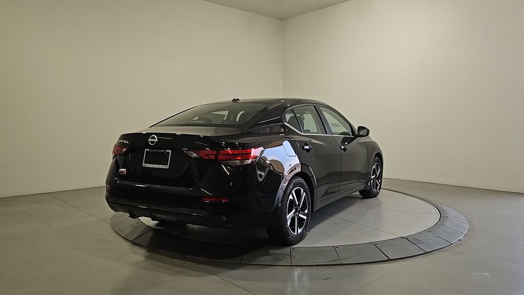 2025 Nissan Sentra SV Image 6 of 28