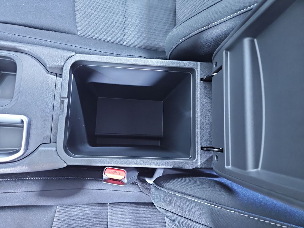 2025 Nissan Sentra SV Image 25 of 28