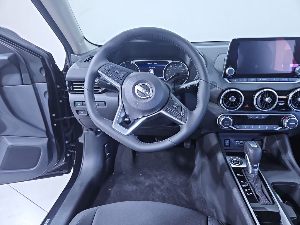 2025 Nissan Sentra SV Image 16 of 28
