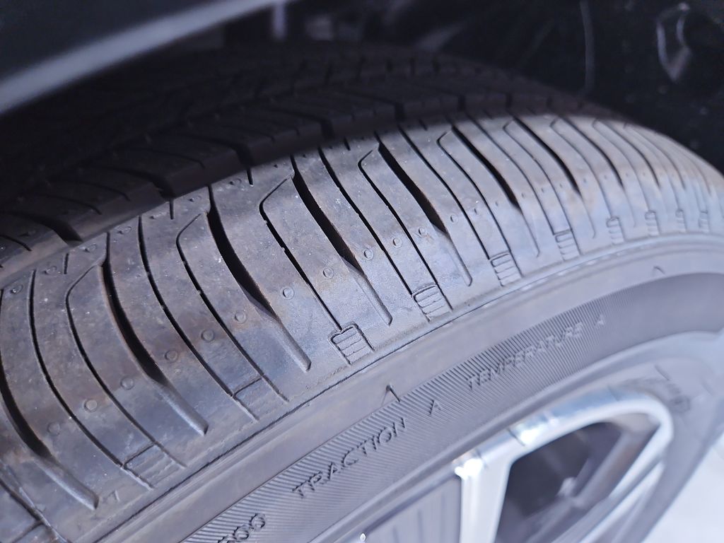 2025 Nissan Sentra SV Image 11 of 28