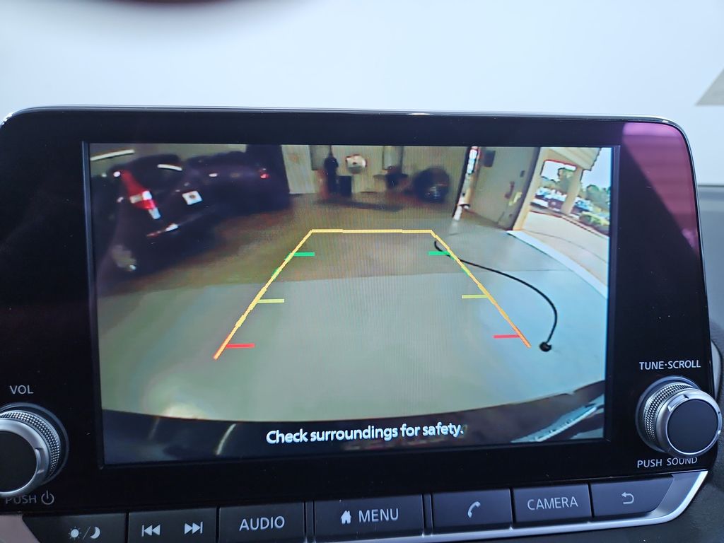 2025 Nissan Sentra SV Image 20 of 28