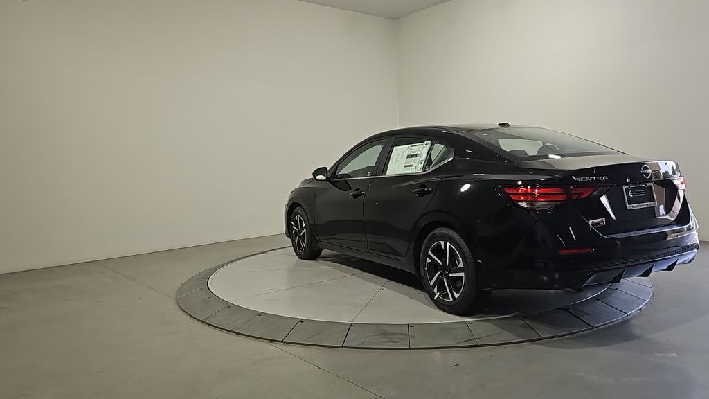 2025 Nissan Sentra SV Image 8 of 28