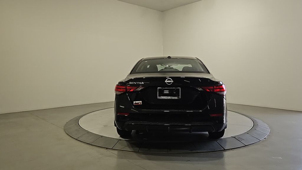 2025 Nissan Sentra SV Image 7 of 28