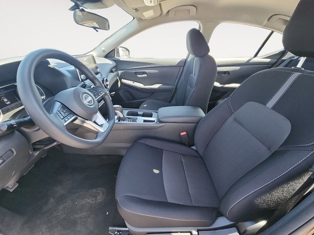 Vehicle image 17 of 31