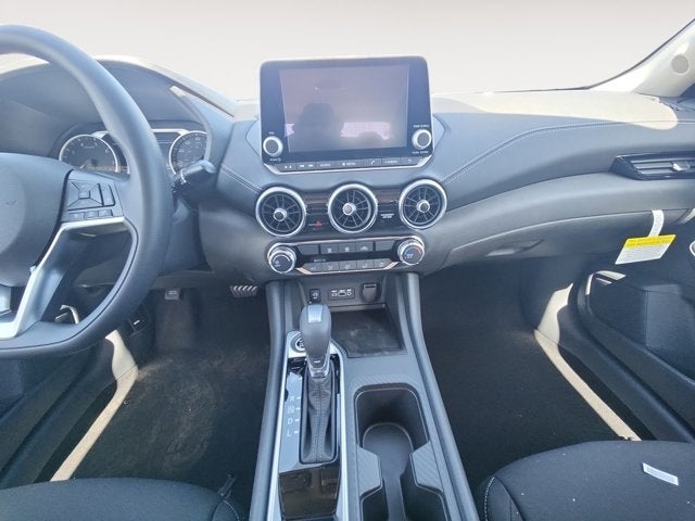Vehicle image 21 of 31