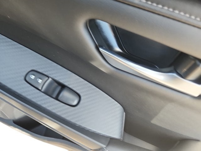 Vehicle image 27 of 31