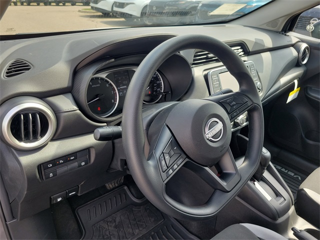 Vehicle image 6 of 25