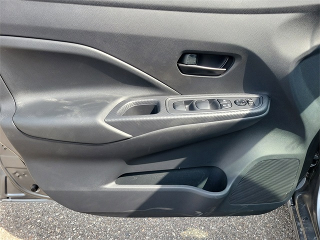 Vehicle image 15 of 25
