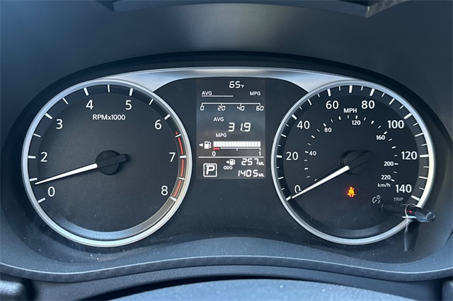 Vehicle image 25 of 37