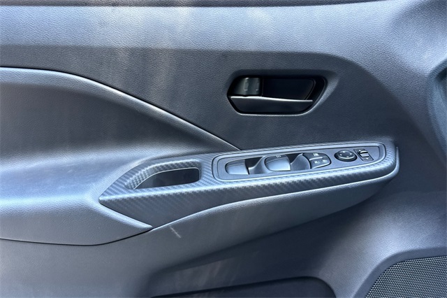 Vehicle image 14 of 37