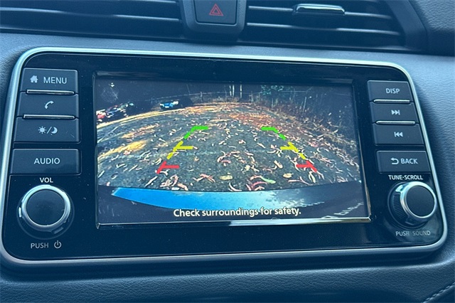 Vehicle image 21 of 37