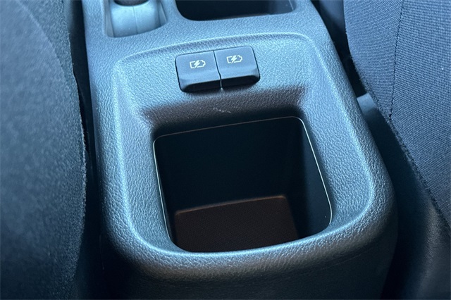 Vehicle image 28 of 37