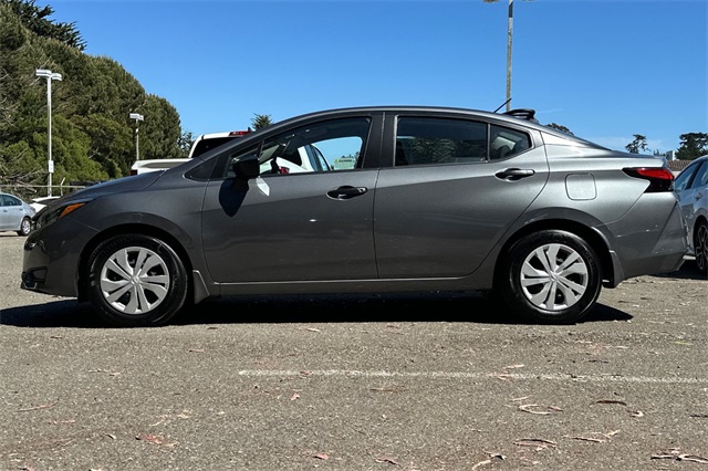 Vehicle image 9 of 37