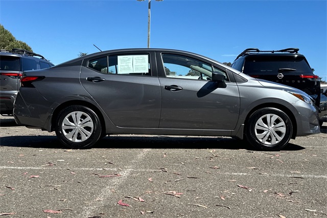 Vehicle image 5 of 37