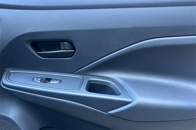 Vehicle image 29 of 37