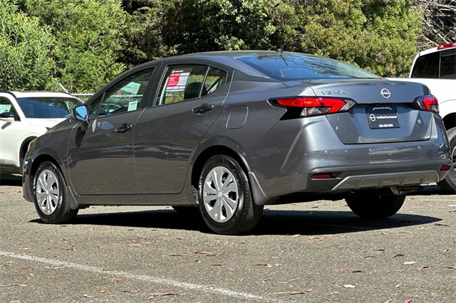 Vehicle image 7 of 37