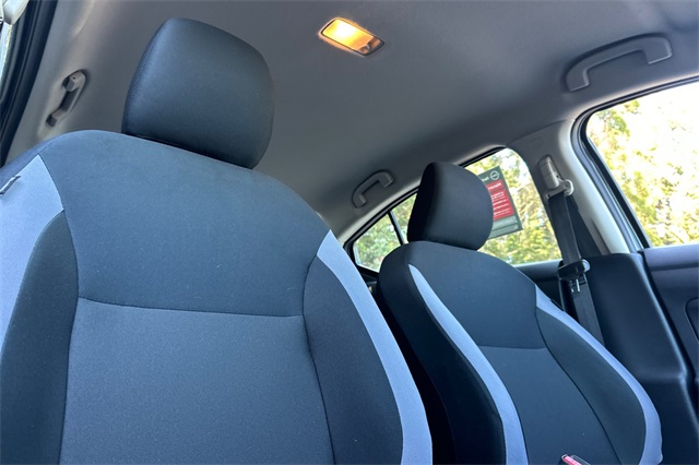 Vehicle image 19 of 37