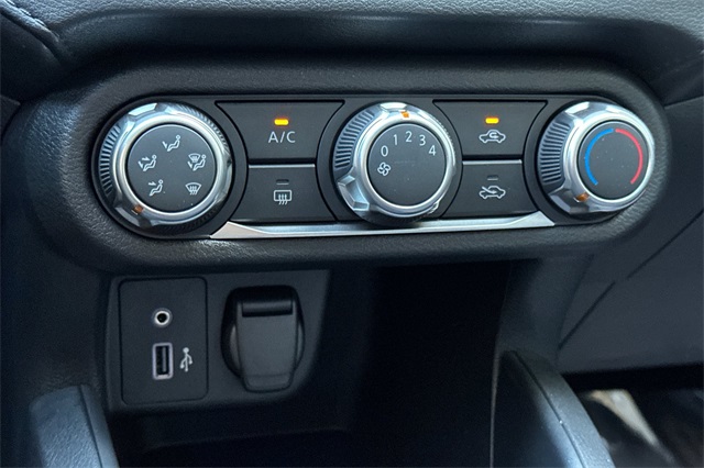 Vehicle image 22 of 37