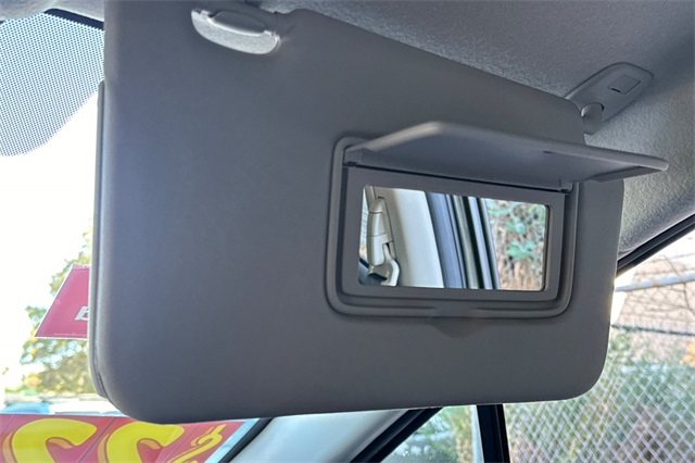 Vehicle image 36 of 37