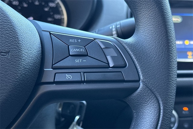 Vehicle image 31 of 37
