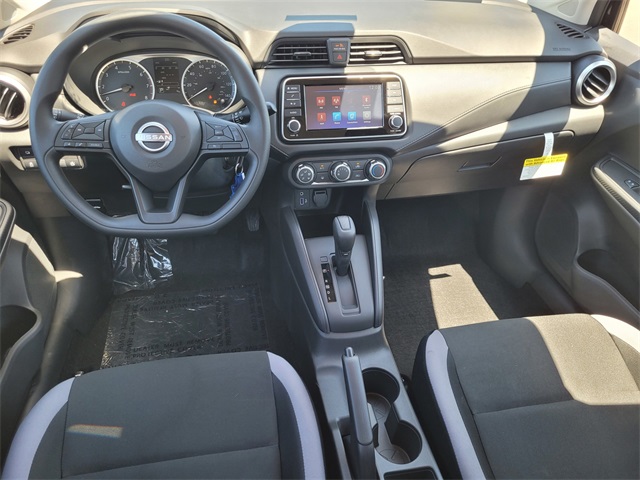 Vehicle image 7 of 10