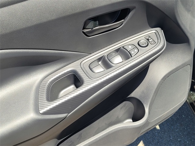 Vehicle image 9 of 10