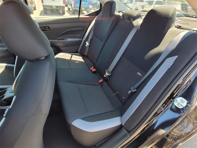 Vehicle image 6 of 10