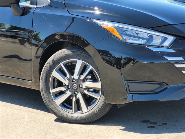 Vehicle image 5 of 10