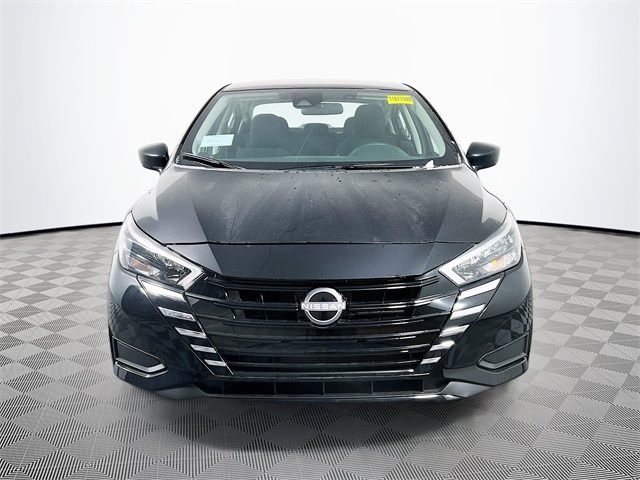 2025 Nissan Versa S Image 2 of 32