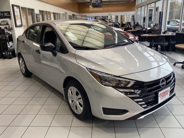 2025 Nissan Versa S Image 2 of 33