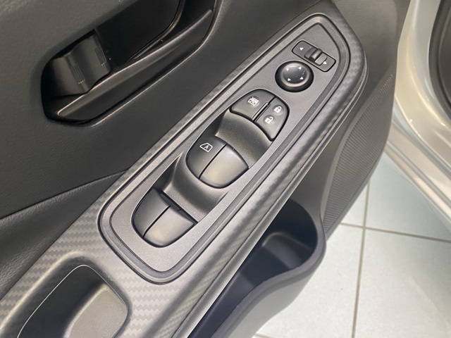 2025 Nissan Versa S Image 13 of 33