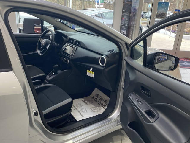 2025 Nissan Versa S Image 24 of 33