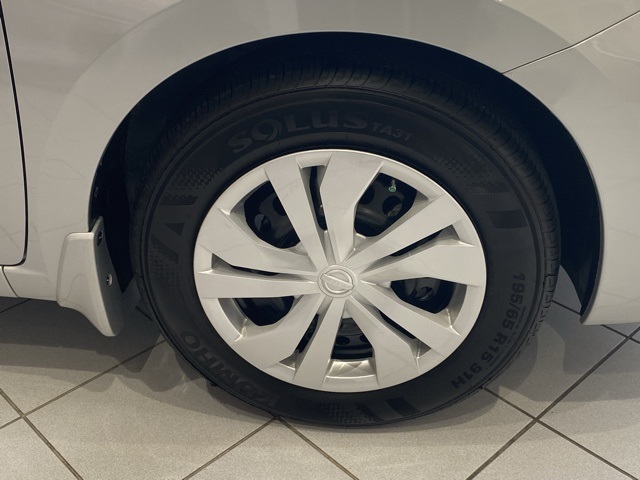 2025 Nissan Versa S Image 11 of 33