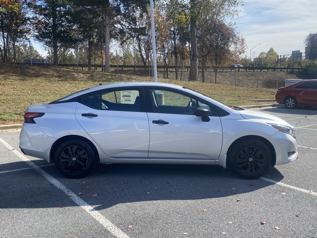 2025 Nissan Versa S Image 4 of 35